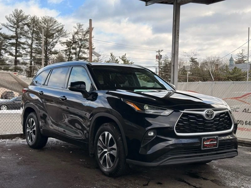 2022 Toyota Highlander - Image 6 of 12