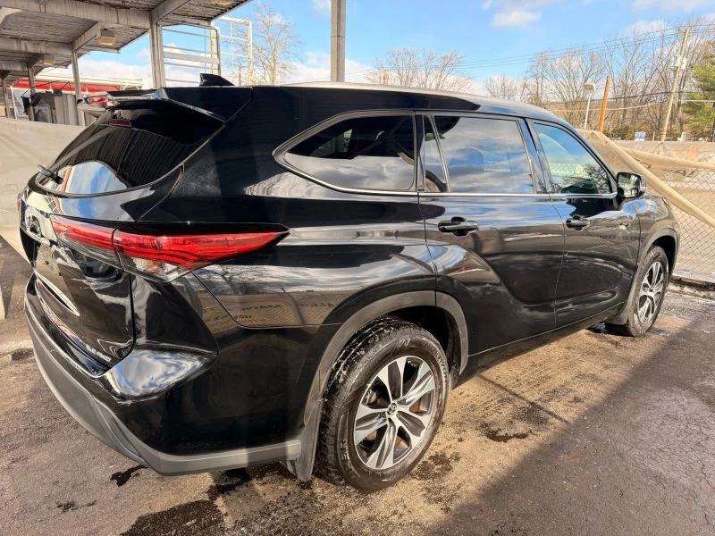 2022 Toyota Highlander - Image 12 of 12