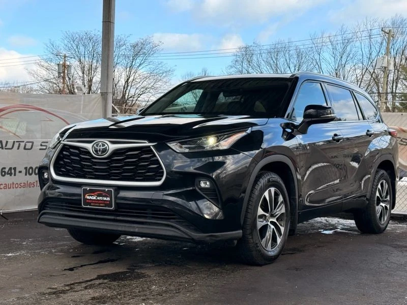 2022 Toyota Highlander - Image 3 of 12