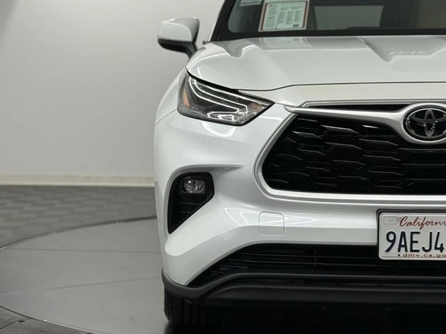 2022 Toyota Highlander - Image 4 of 12