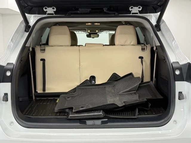 2022 Toyota Highlander - Image 11 of 12