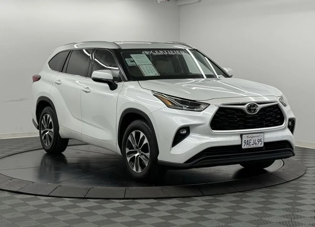 2022 Toyota Highlander - Image 5 of 12