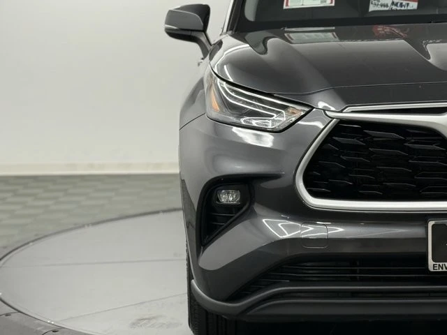 2022 Toyota Highlander - Image 4 of 12