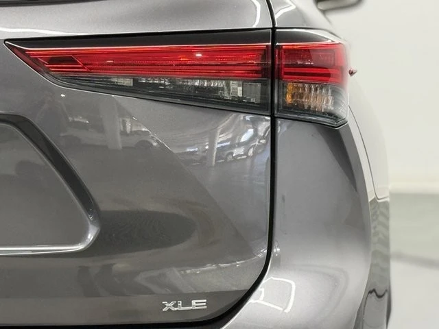 2022 Toyota Highlander - Image 7 of 12