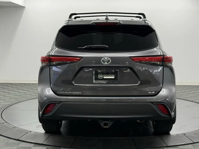 2022 Toyota Highlander - Image 8 of 12