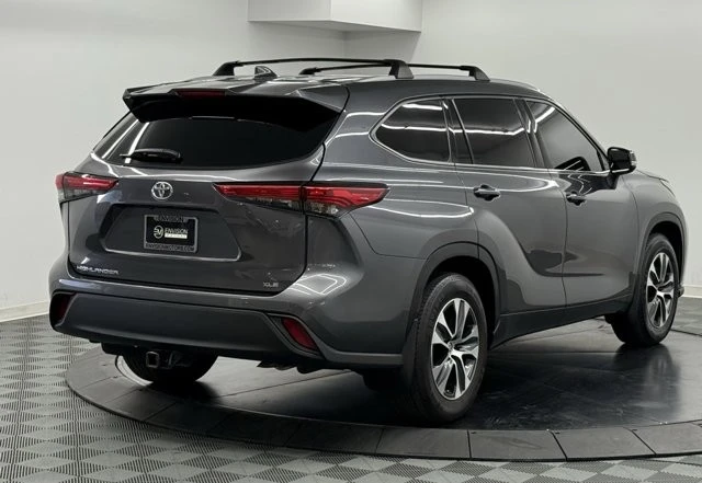 2022 Toyota Highlander - Image 6 of 12