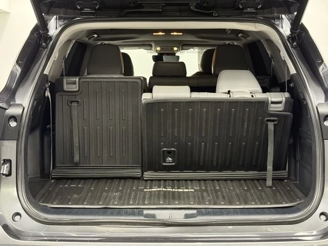 2022 Toyota Highlander - Image 11 of 12