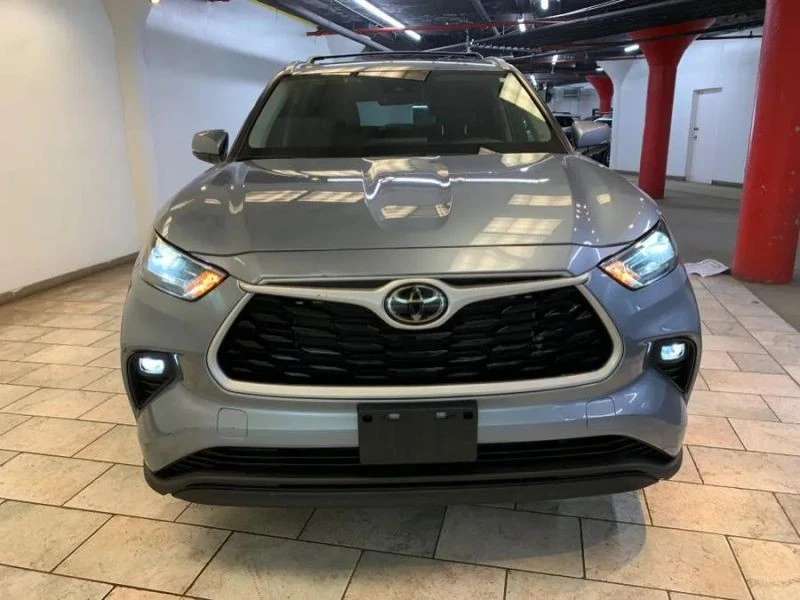 2022 Toyota Highlander - Image 3 of 12