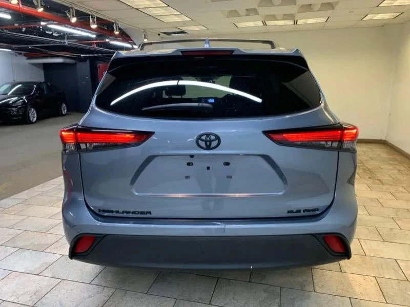 2022 Toyota Highlander - Image 6 of 12