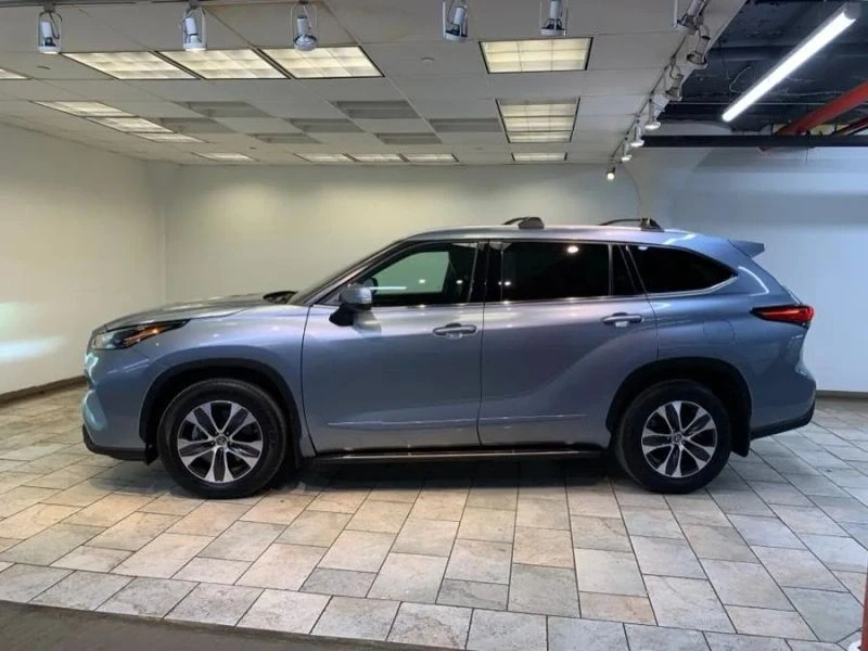 2022 Toyota Highlander - Image 4 of 12