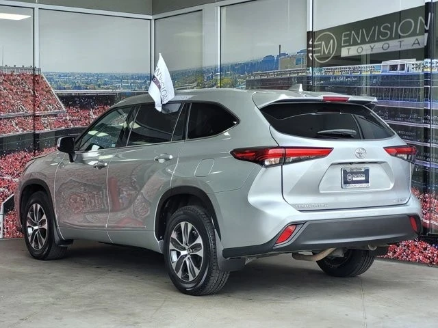 2022 Toyota Highlander - Image 5 of 12