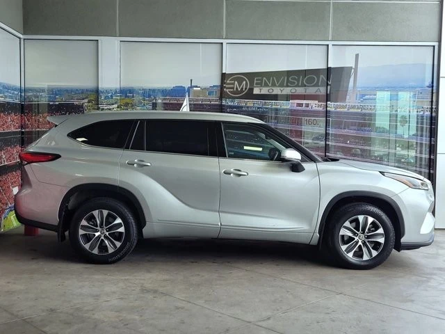 2022 Toyota Highlander - Image 4 of 12