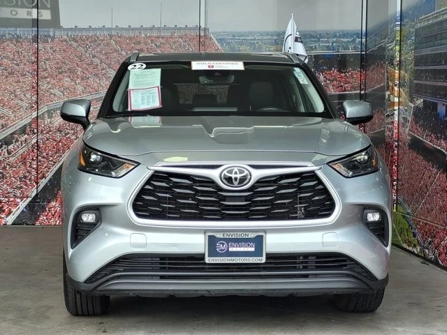 2022 Toyota Highlander - Image 3 of 12
