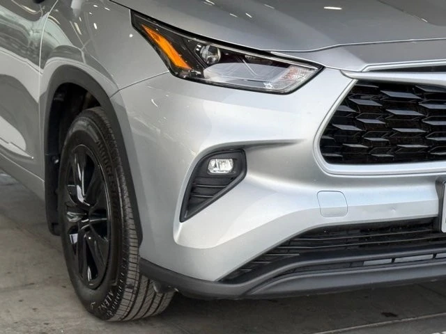 2022 Toyota Highlander - Image 9 of 12
