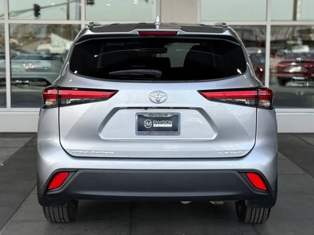 2022 Toyota Highlander - Image 11 of 12