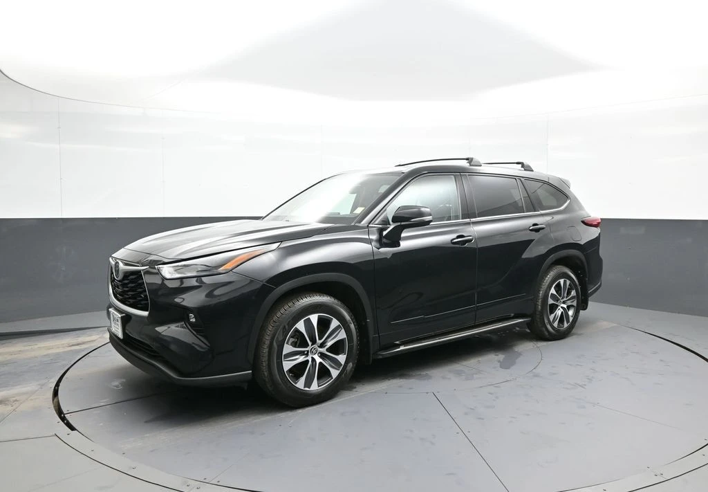 2022 Toyota Highlander - Image 10 of 12