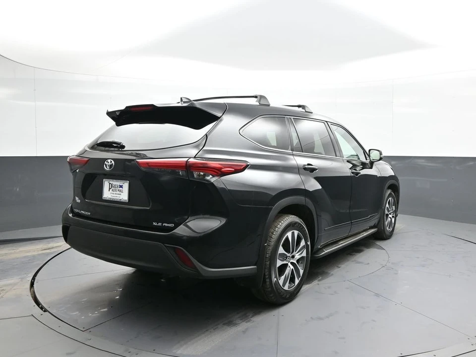 2022 Toyota Highlander - Image 6 of 12