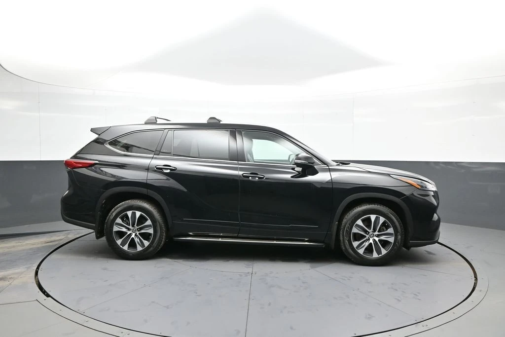 2022 Toyota Highlander - Image 5 of 12