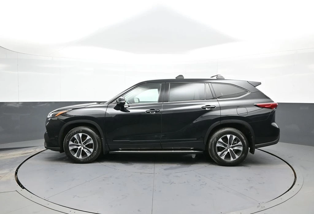 2022 Toyota Highlander - Image 9 of 12