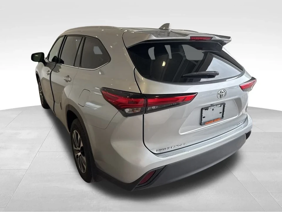 2022 Toyota Highlander - Image 5 of 12