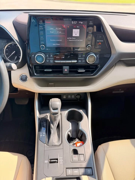 2022 Toyota Highlander - Image 18 of 18