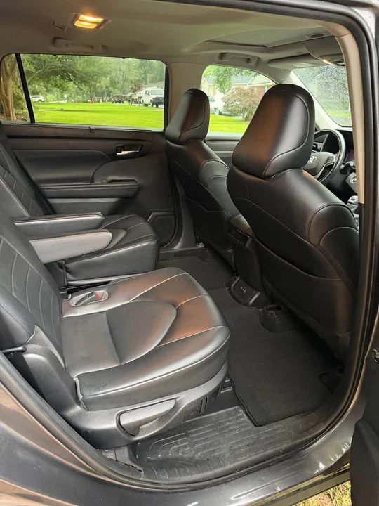2022 Toyota Highlander - Image 10 of 12