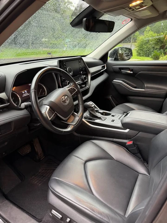 2022 Toyota Highlander - Image 7 of 12