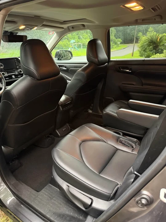 2022 Toyota Highlander - Image 11 of 12