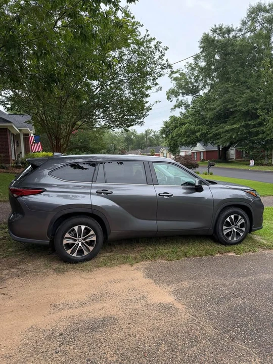 2022 Toyota Highlander - Image 5 of 12