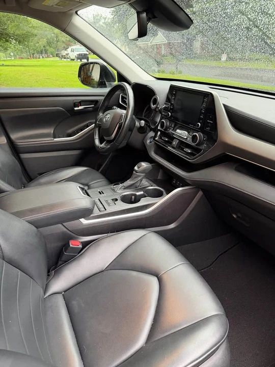 2022 Toyota Highlander - Image 8 of 12