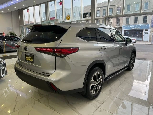 2022 Toyota Highlander - Image 6 of 21