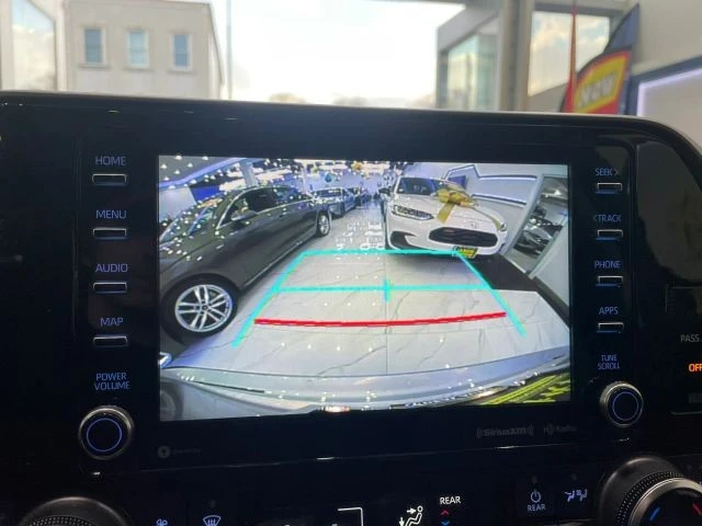 2022 Toyota Highlander - Image 14 of 21