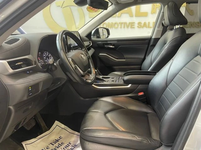 2022 Toyota Highlander - Image 8 of 21