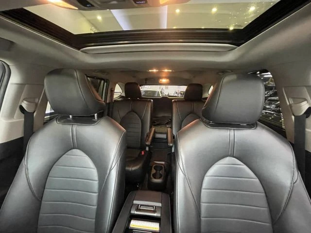 2022 Toyota Highlander - Image 18 of 21