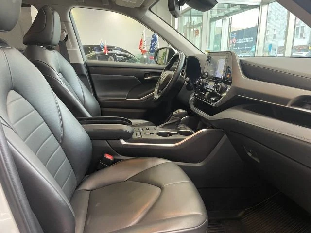 2022 Toyota Highlander - Image 20 of 21