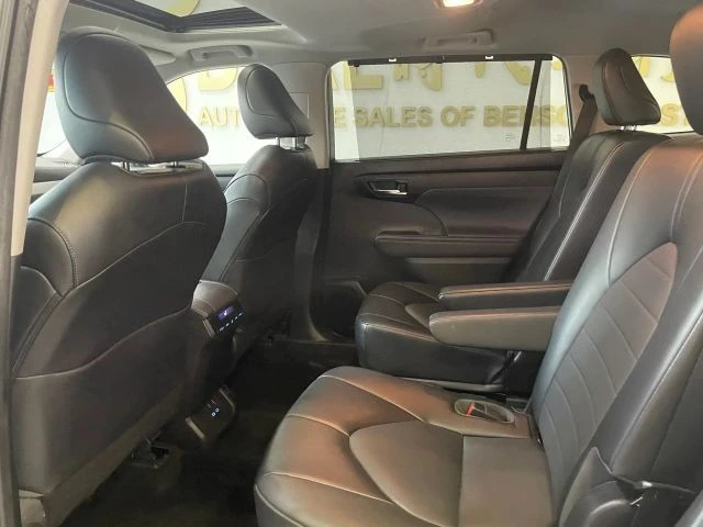 2022 Toyota Highlander - Image 20 of 21