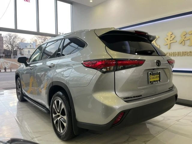 2022 Toyota Highlander - Image 4 of 21