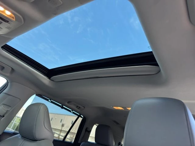 2022 Toyota Highlander - Image 12 of 21