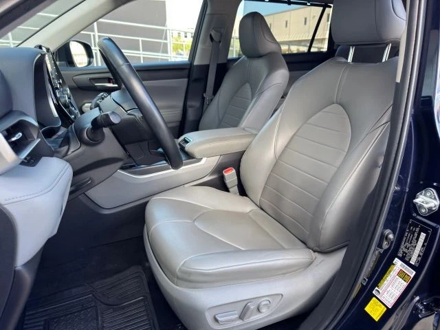 2022 Toyota Highlander - Image 11 of 21