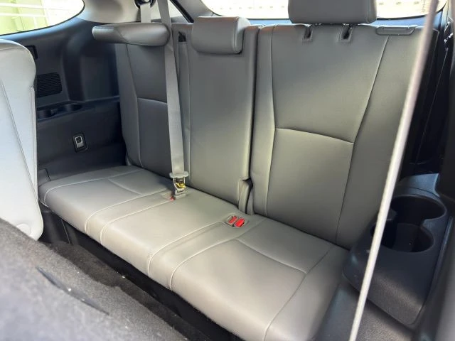 2022 Toyota Highlander - Image 15 of 21