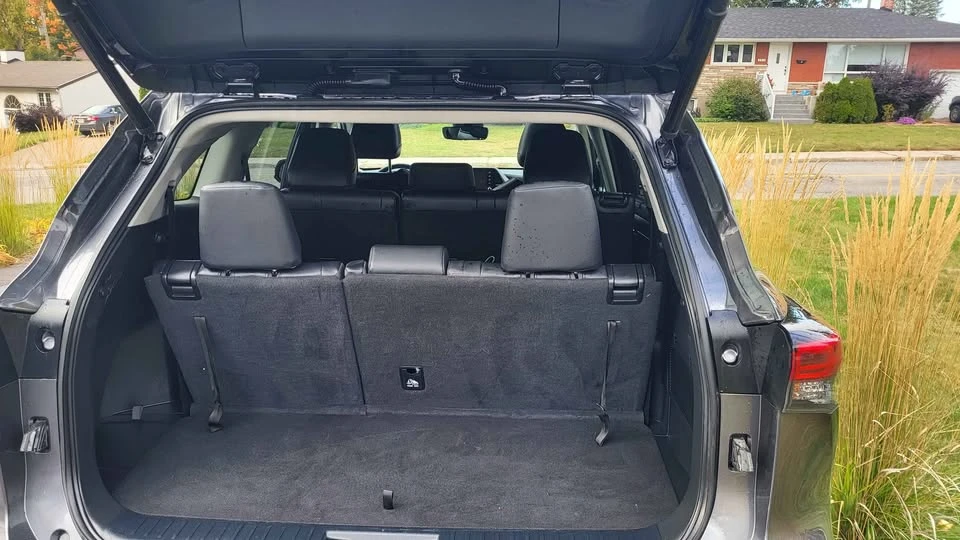 2022 Toyota Highlander - Image 10 of 19