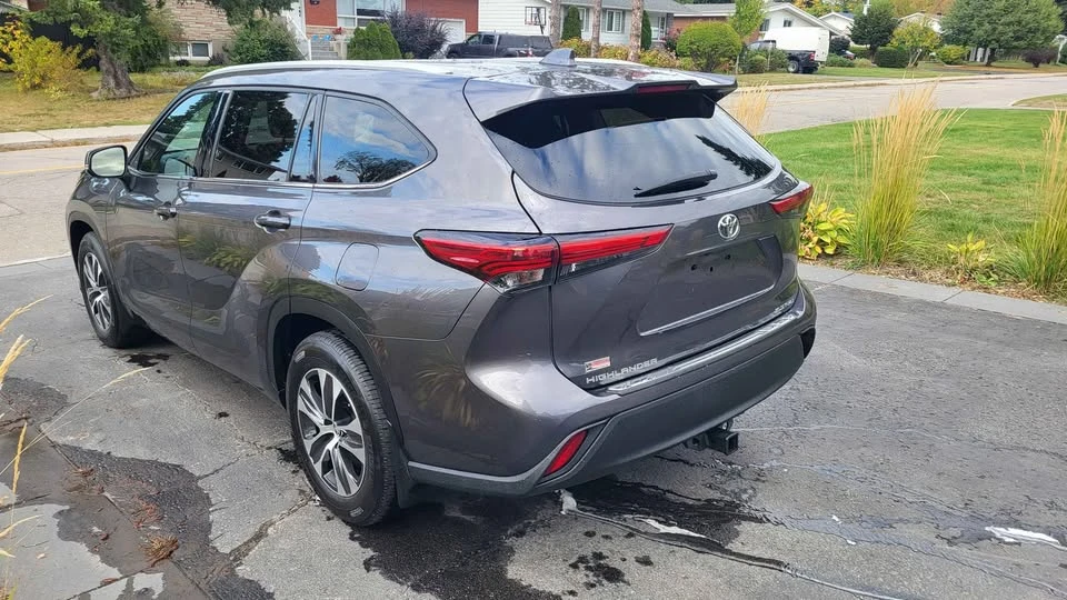 2022 Toyota Highlander - Image 7 of 19