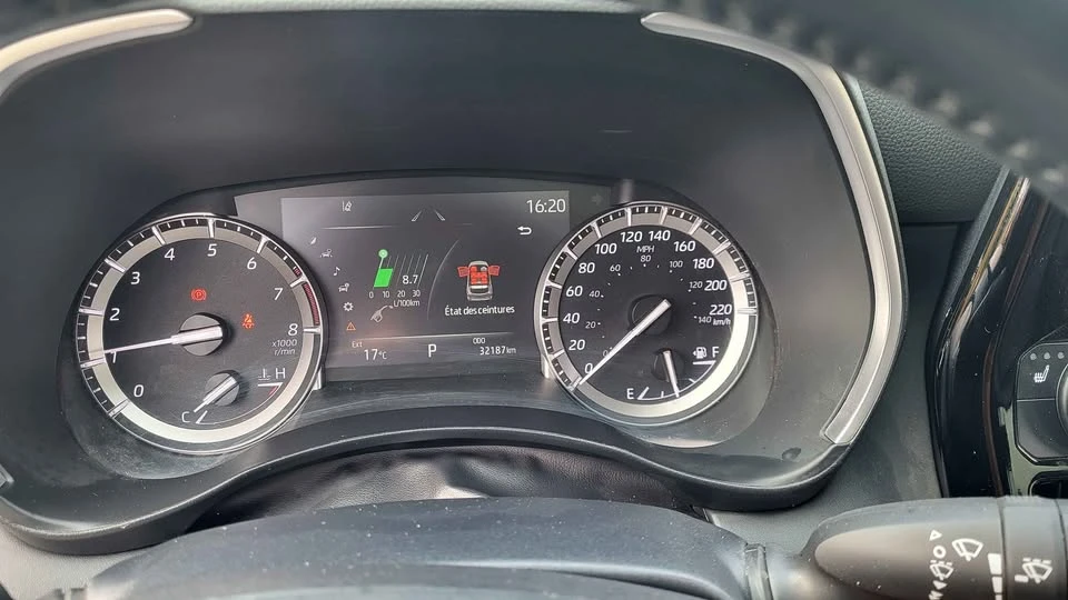 2022 Toyota Highlander - Image 15 of 19