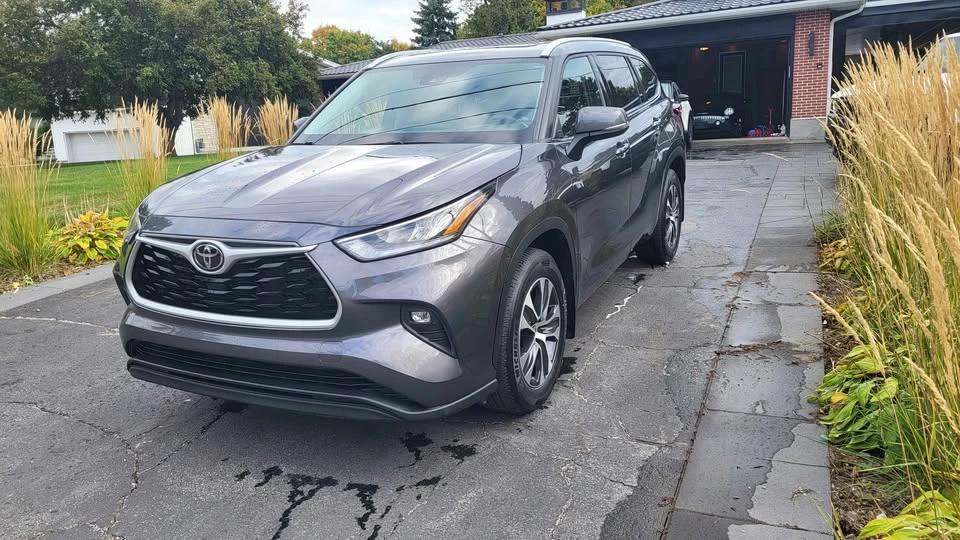 2022 Toyota Highlander - Image 3 of 19