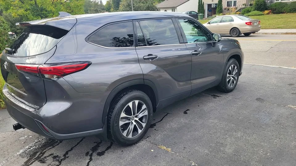 2022 Toyota Highlander - Image 4 of 19