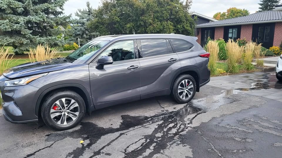 2022 Toyota Highlander - Image 16 of 19