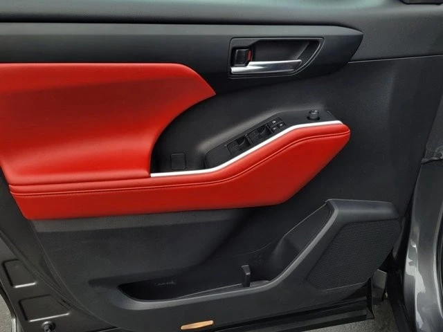 2022 Toyota Highlander - Image 9 of 12