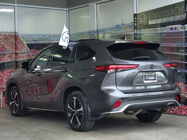 2022 Toyota Highlander - Image 6 of 12