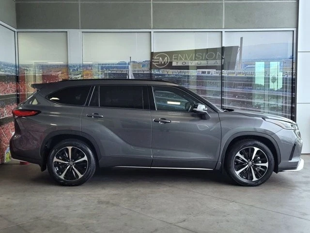 2022 Toyota Highlander - Image 4 of 12