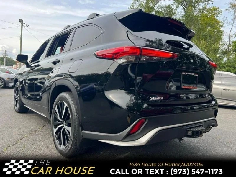 2022 Toyota Highlander - Image 8 of 12